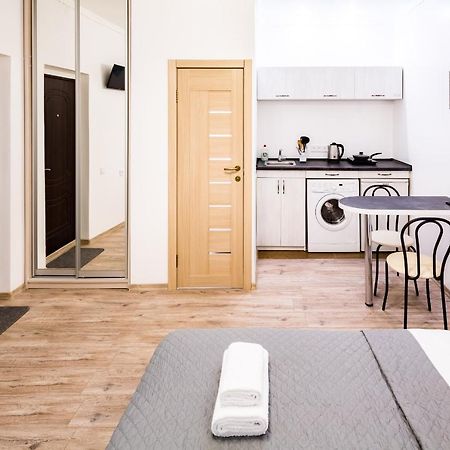 לבוב Beautiful Apartments In The Center מראה חיצוני תמונה