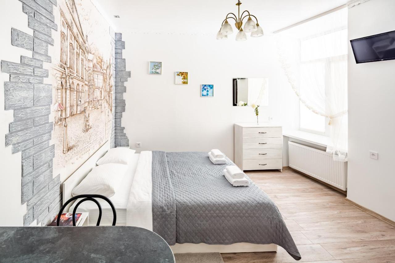 לבוב Beautiful Apartments In The Center מראה חיצוני תמונה